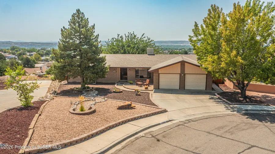 1205 E 33rd, Farmington, NM 87401 - #2
