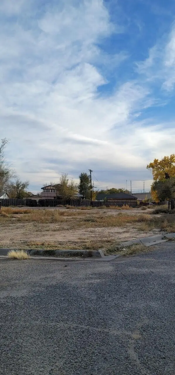 207 Arizona, Belen, NM 87002