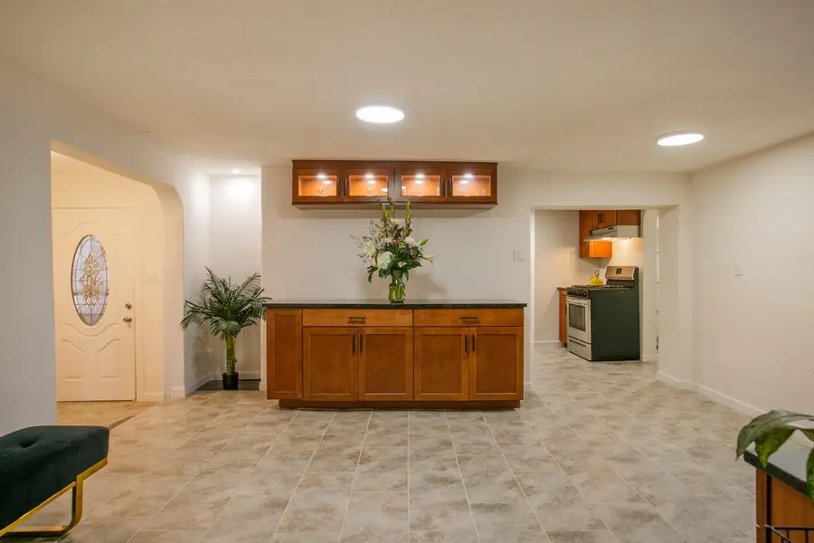 3102 Rosendo Garcia Road Sw, Albuquerque, NM 87105 - Image #2