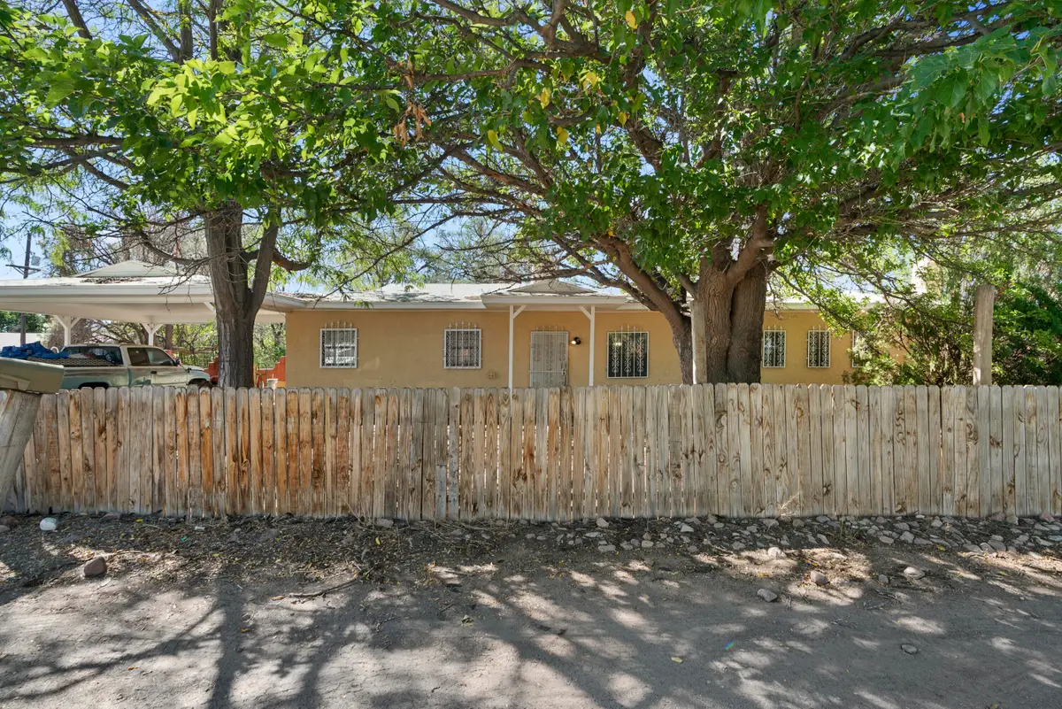 1724 Coe Road Sw, Albuquerque, NM 87105 - Image #1