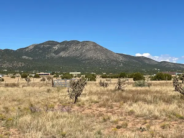 254 Entranosa Road, Edgewood, NM 87015