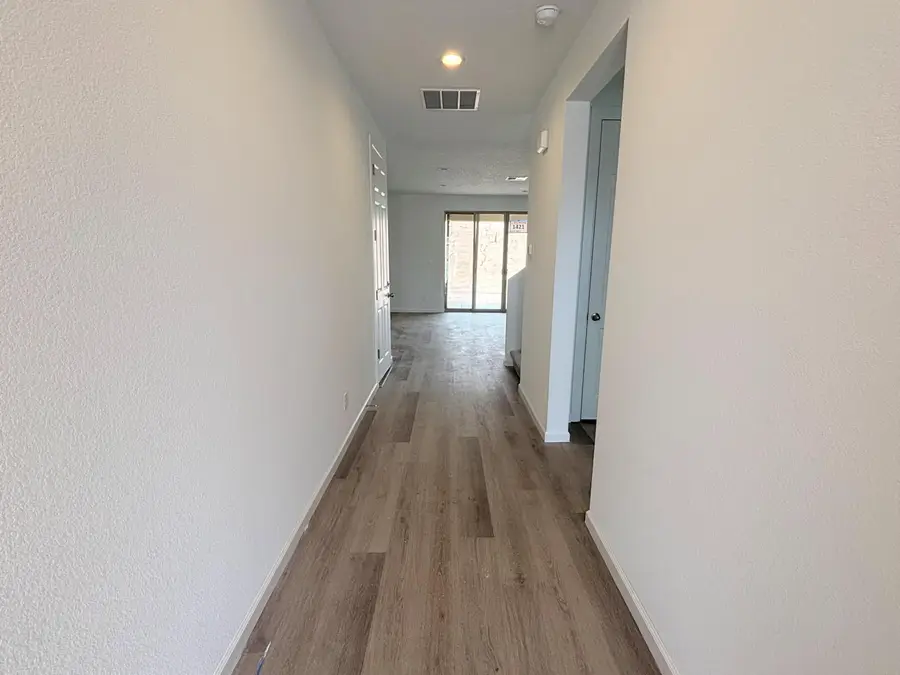 1421 Valle De Colores Street Nw, Los Lunas, NM 87031 - Image #3