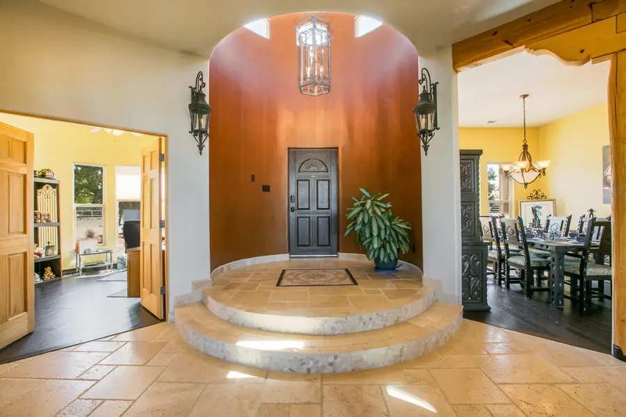 6908 Roble Blanco Drive Sw, Albuquerque, NM 87105 - Image #3