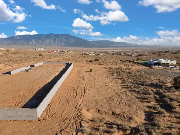 6325 La Paz Road Ne, Rio Rancho, NM 87144