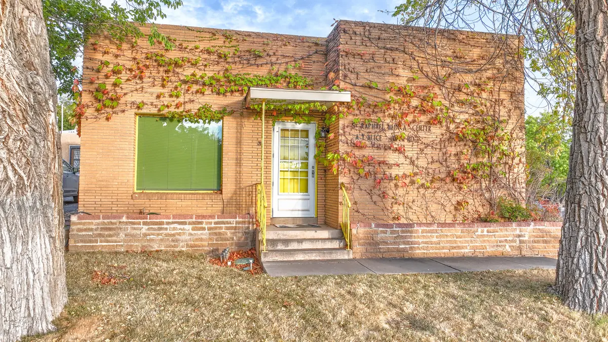 204 Carlisle Boulevard Ne, Albuquerque, NM 87106 - Image #1