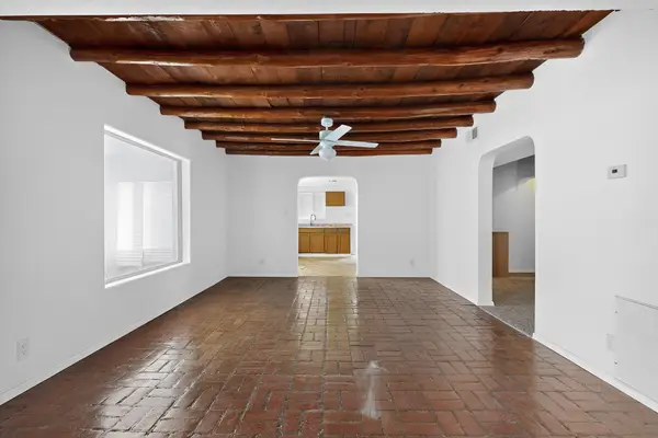 305 56th Street Sw, Albuquerque, NM 87121