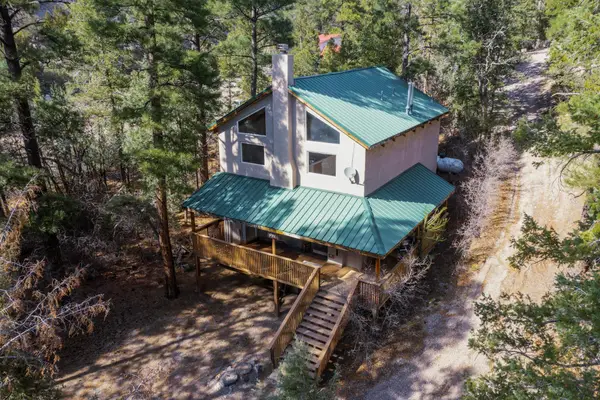 238 Entrada Drive, Jemez Springs, NM 87025