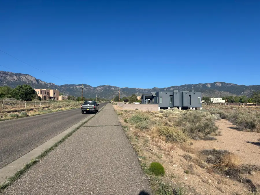 Del Rey Avenue Ne, Albuquerque, NM 87122 - Image #2