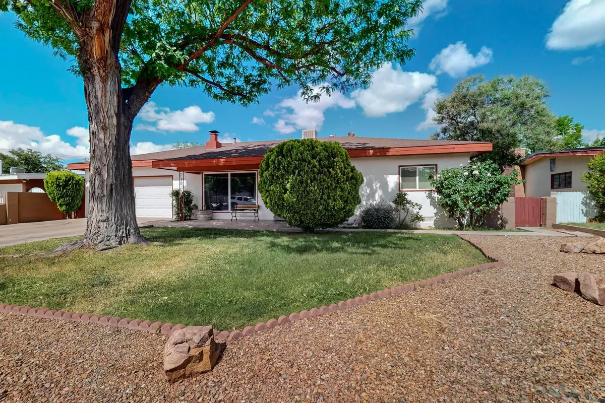 513 Mesilla Street Ne, Albuquerque, NM 87108 - Image #1