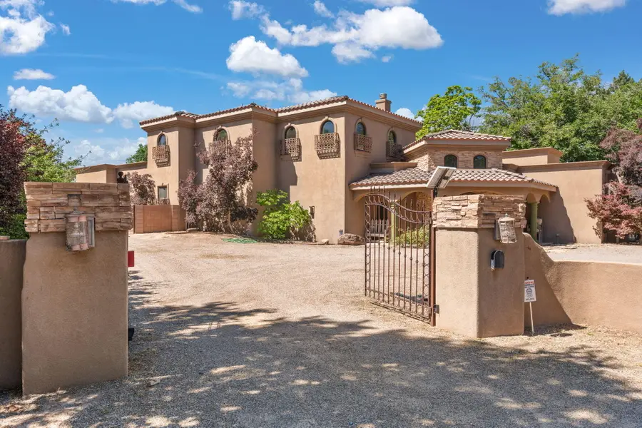 746 Chamisal Road Nw, Los Ranchos De Albuquerque, NM 87107 - Image #3