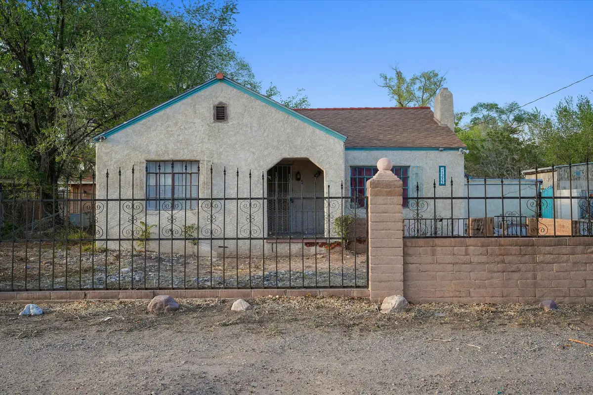1233 Montrose Place Sw, Albuquerque, NM 87105 - Image #1