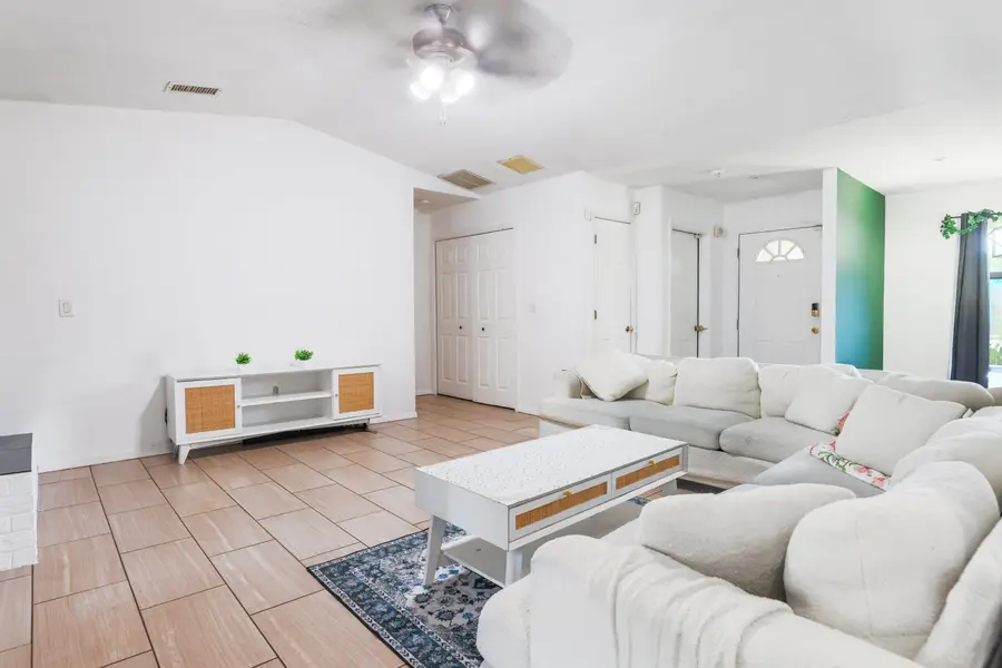 4 Aldea Place, Los Lunas, NM 87031 - Image #2