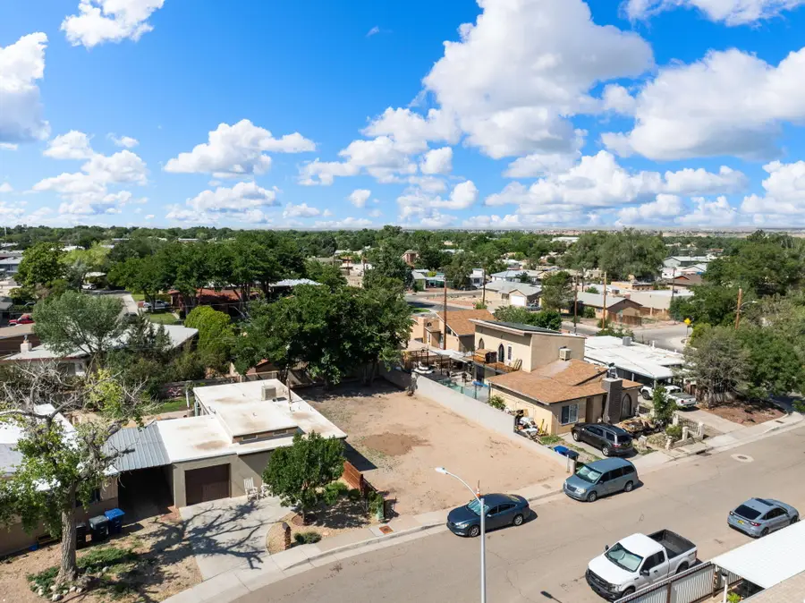 4208 Trinity Place Nw, Albuquerque, NM 87107 - Image #2