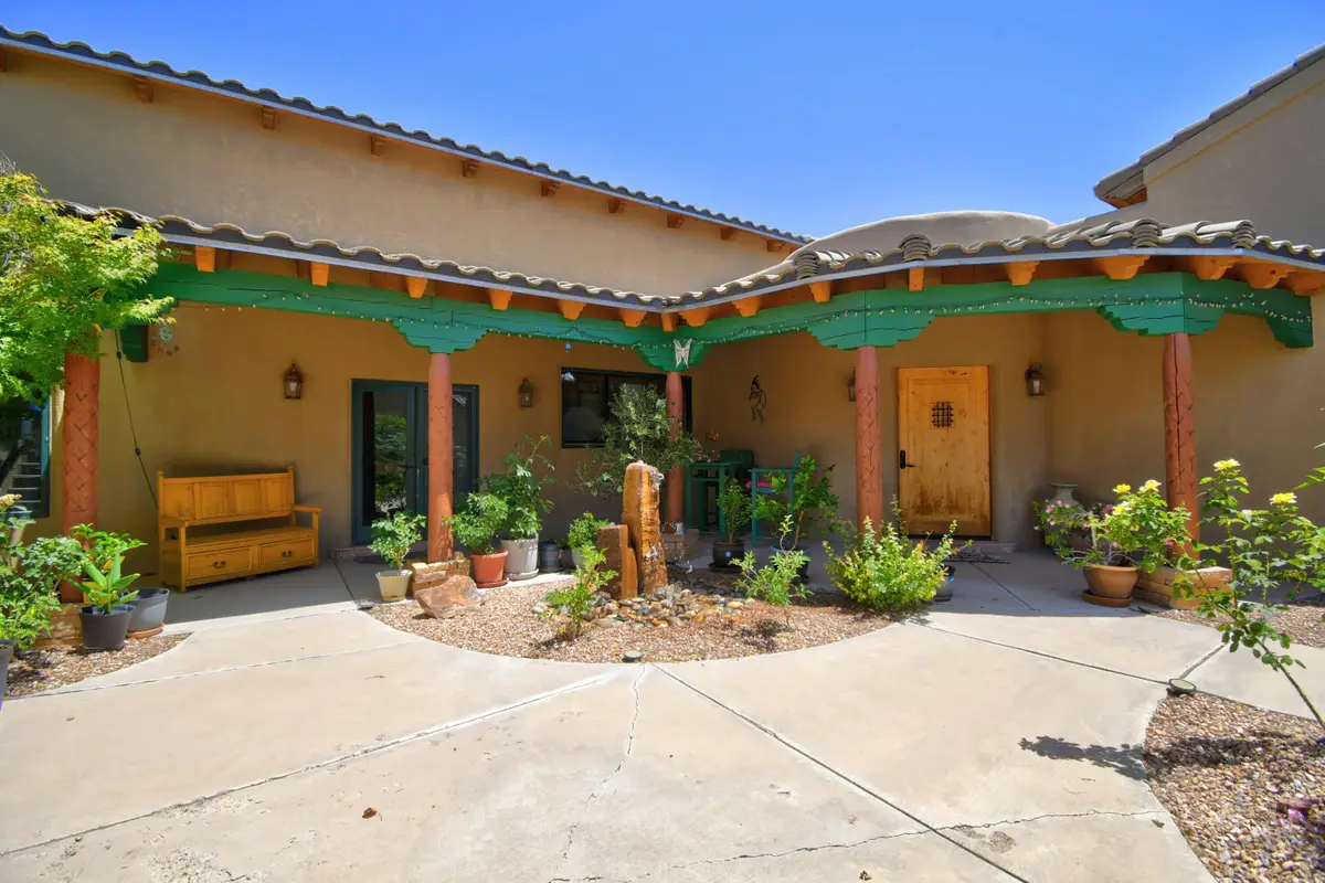 4725 Huron Drive Ne, Rio Rancho, NM 87144 - Image #1