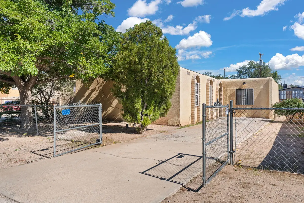 310 Grove Street Ne, Albuquerque, NM 87108 - Image #1