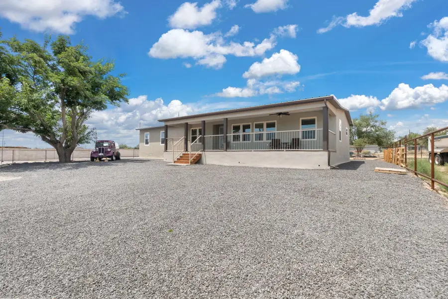 5373 Raglin Avenue Sw, Albuquerque, NM 87121 - Image #2