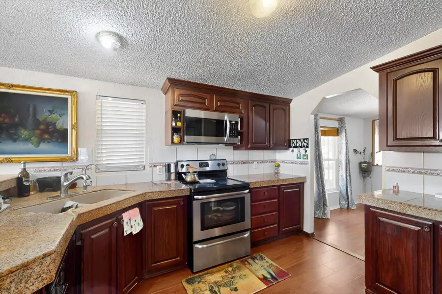 6916 Ray Lane Sw, Albuquerque, NM 87121 - Image #3