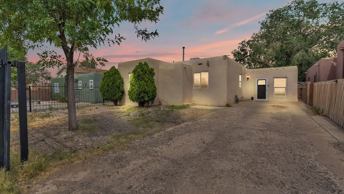 536 Mesilla Street Se, Albuquerque, NM 87108 - #1
