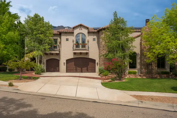 8820 Gypsy Drive Ne, Albuquerque, NM 87122