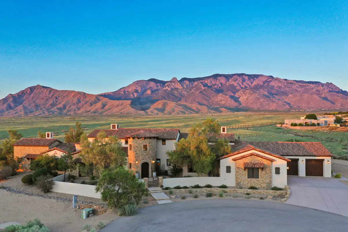 8906 Paramount Court Ne, Albuquerque, NM 87122 - Image #1