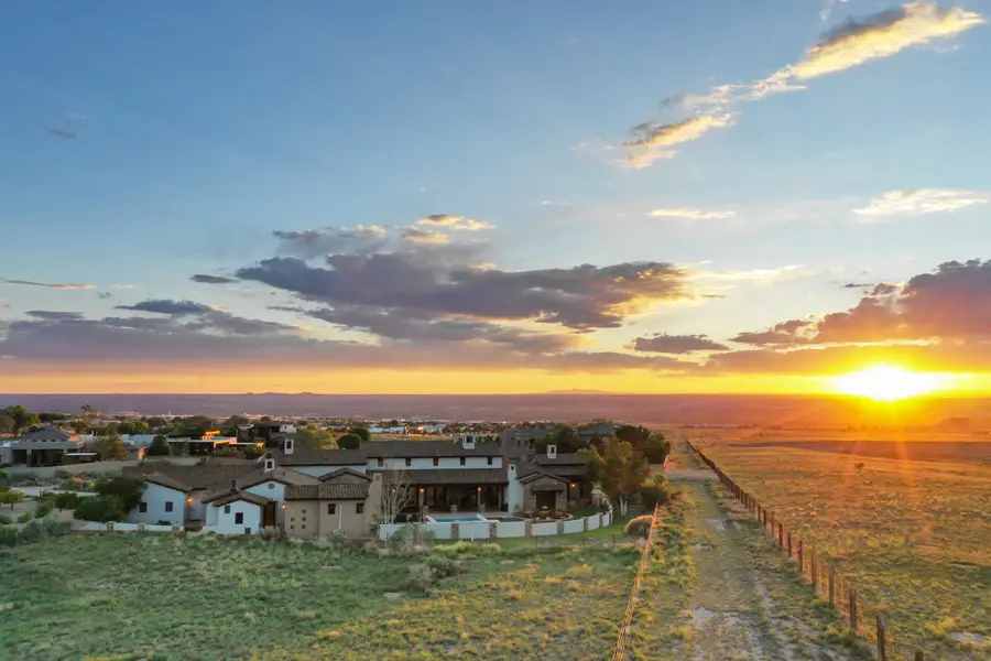 8906 Paramount Court Ne, Albuquerque, NM 87122 - Image #2