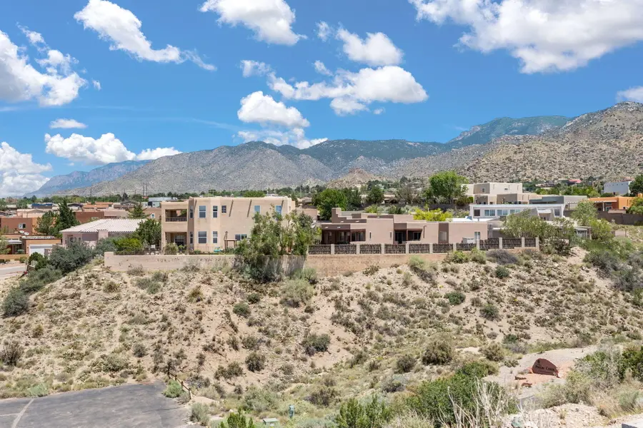 447 Pinon Creek Road Se, Albuquerque, NM 87123 - Image #2