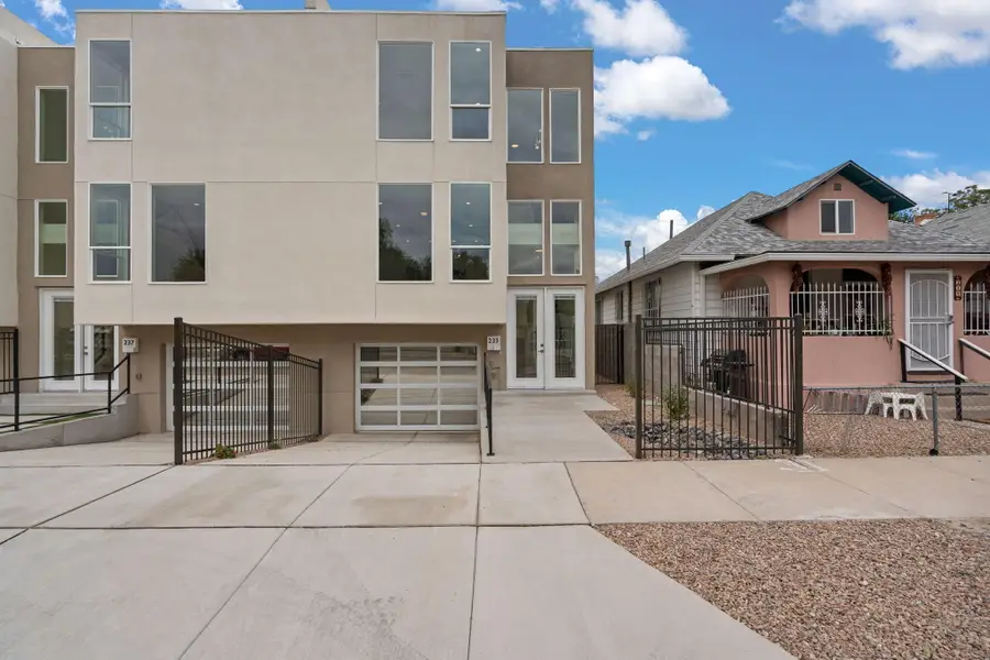 233 Stover Avenue Sw, Albuquerque, NM 87102 - Image #3