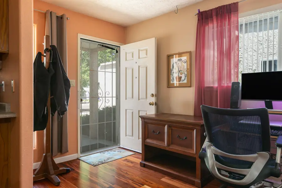 214 Manzano Street Ne #B, Albuquerque, NM 87108 - Image #3
