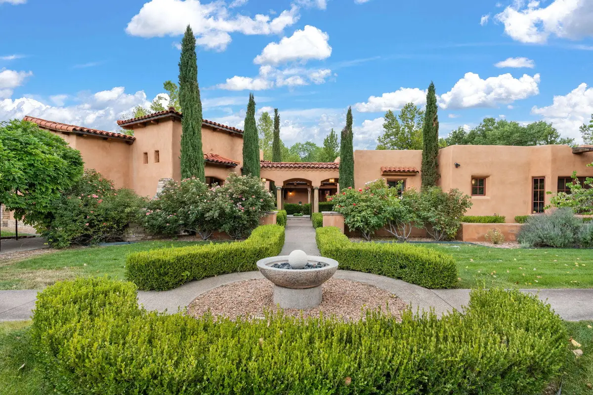 5405 Eakes Road Nw, Los Ranchos De Albuquerque, NM 87107 - Image #1