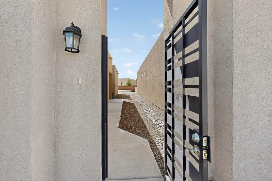 1641 Tierra Verde Loop Nw, Los Lunas, NM 87031 - Image #3