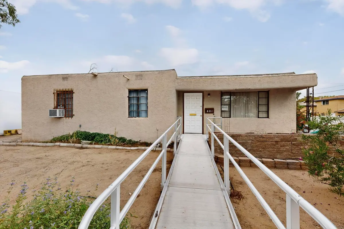 601 Palomas Drive Se, Albuquerque, NM 87108 - Image #1