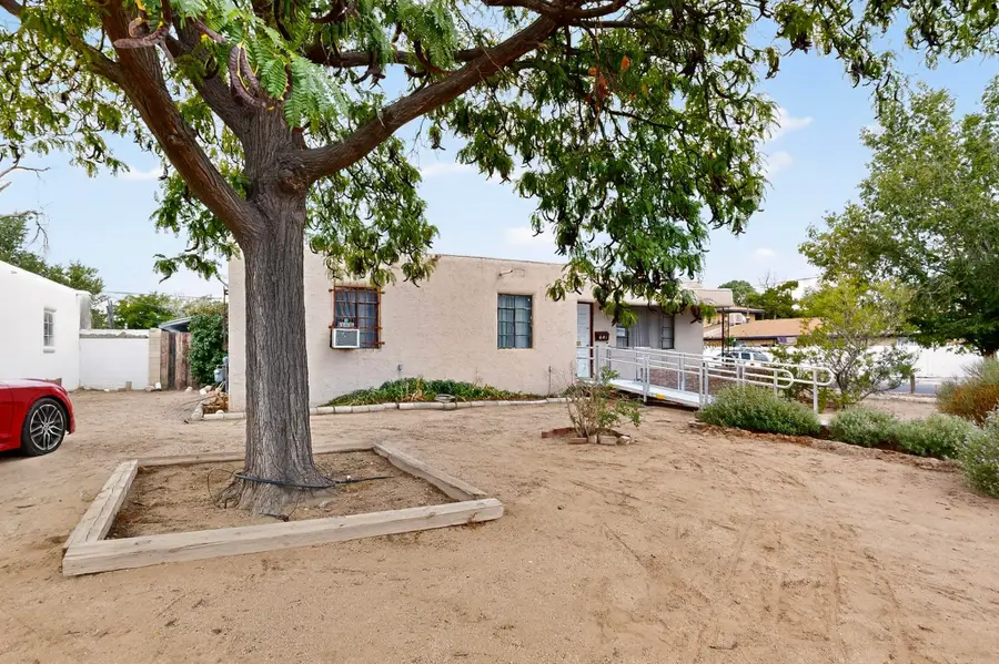 601 Palomas Drive Se, Albuquerque, NM 87108 - Image #3