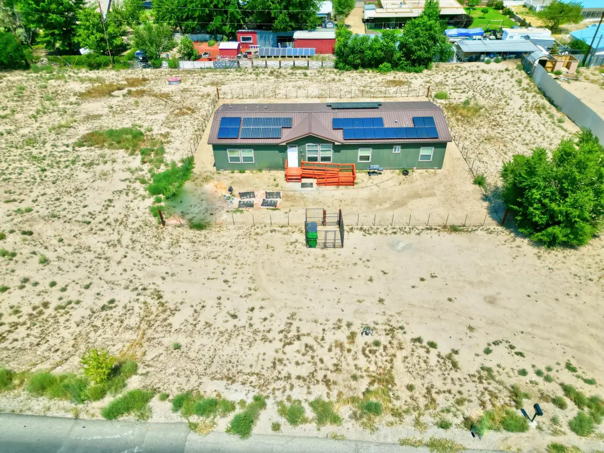 2933 Maplewood Drive Sw, Albuquerque, NM 87121 - Image #1