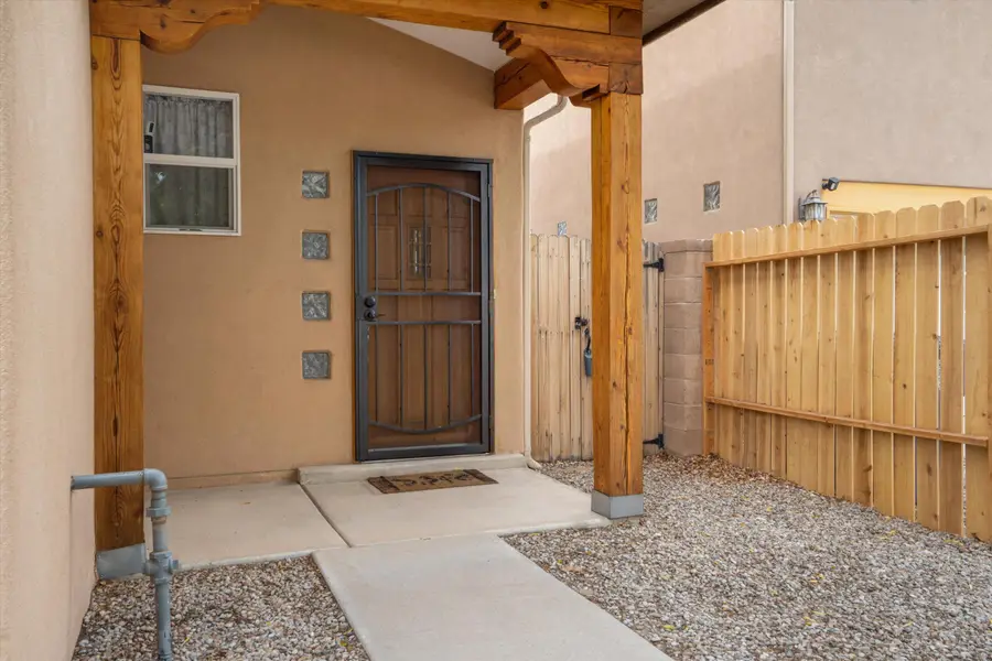 512 Alcalde Place Sw, Albuquerque, NM 87104 - Image #3