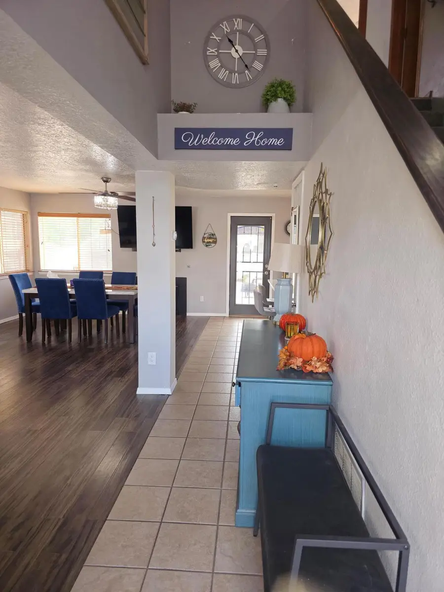 8028 Vinemont Place Nw, Albuquerque, NM 87120 - Image #3