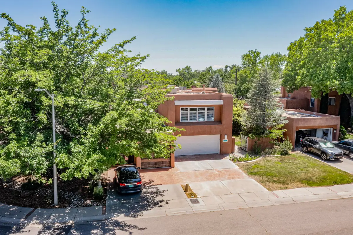 2904 Calle De Alamo Nw, Albuquerque, NM 87104 - Image #1