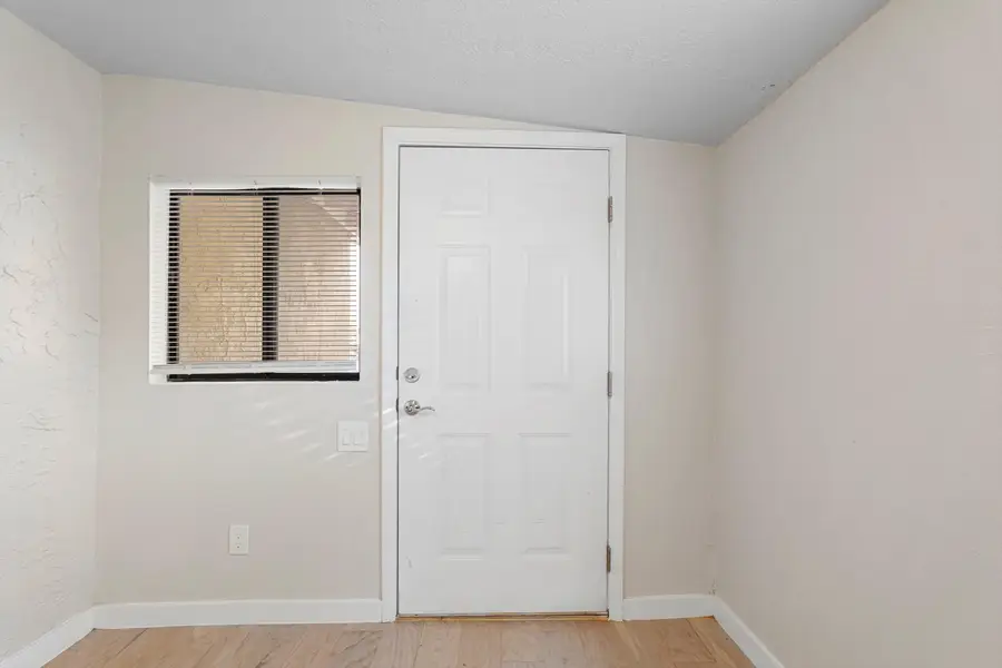 1011 Edith Boulevard Ne #A-D, Albuquerque, NM 87102 - Image #3