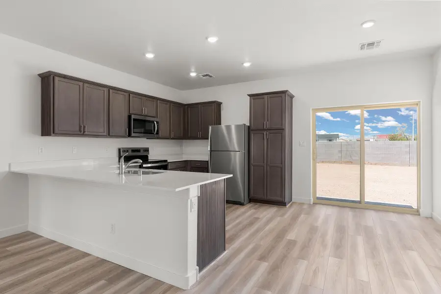 808 Calle De Las Rosas, Belen, NM 87002 - Image #3