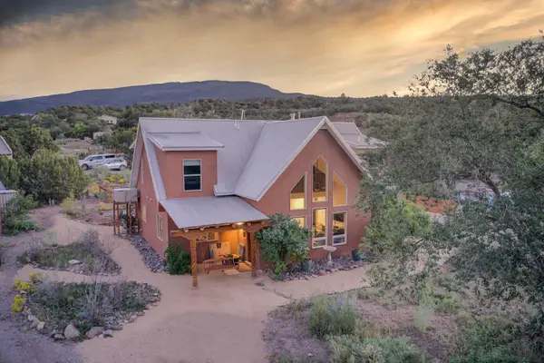 4 Camino Mesteno, Placitas, NM 87043