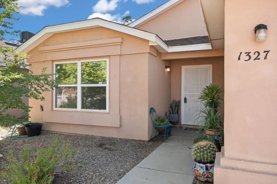 1327 Amole Vista Street Sw, Albuquerque, NM 87121 - Image #2