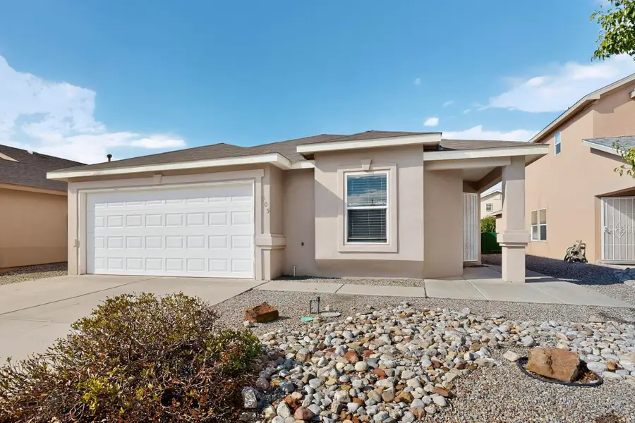 905 Telstar Loop Nw, Albuquerque, NM 87121 - Image #2
