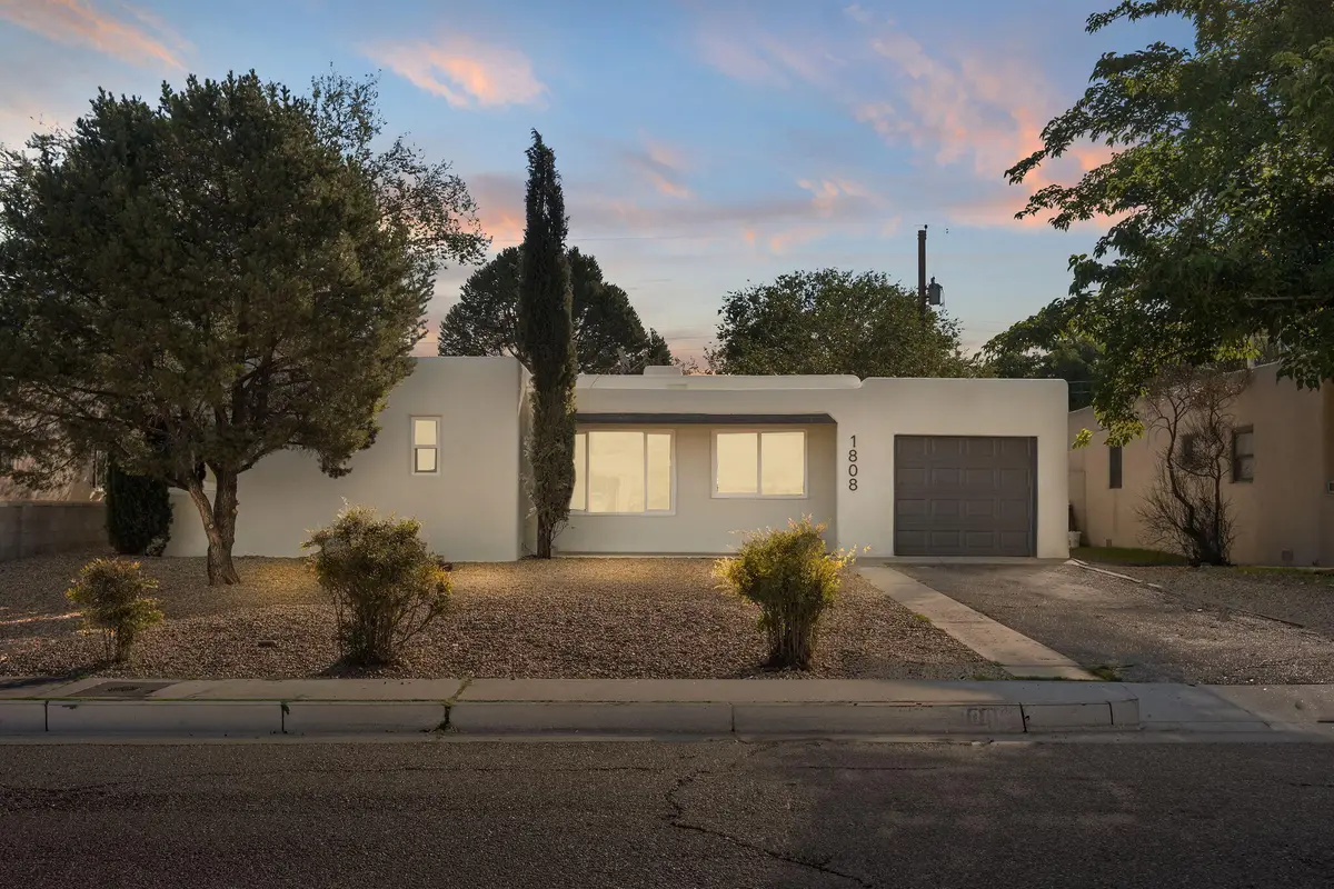 1808 Dakota Street Ne, Albuquerque, NM 87110 - Image #1