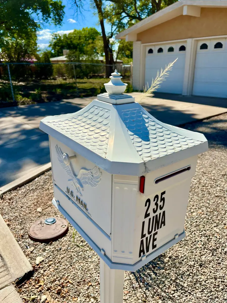 235 Luna Avenue Ne, Los Lunas, NM 87031 - Image #2