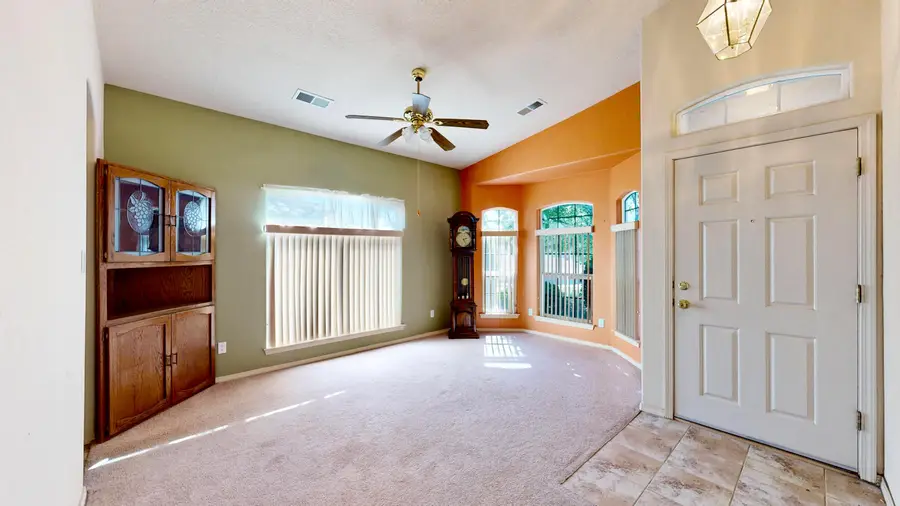 1116 Santander Street Sw, Albuquerque, NM 87121 - Image #2