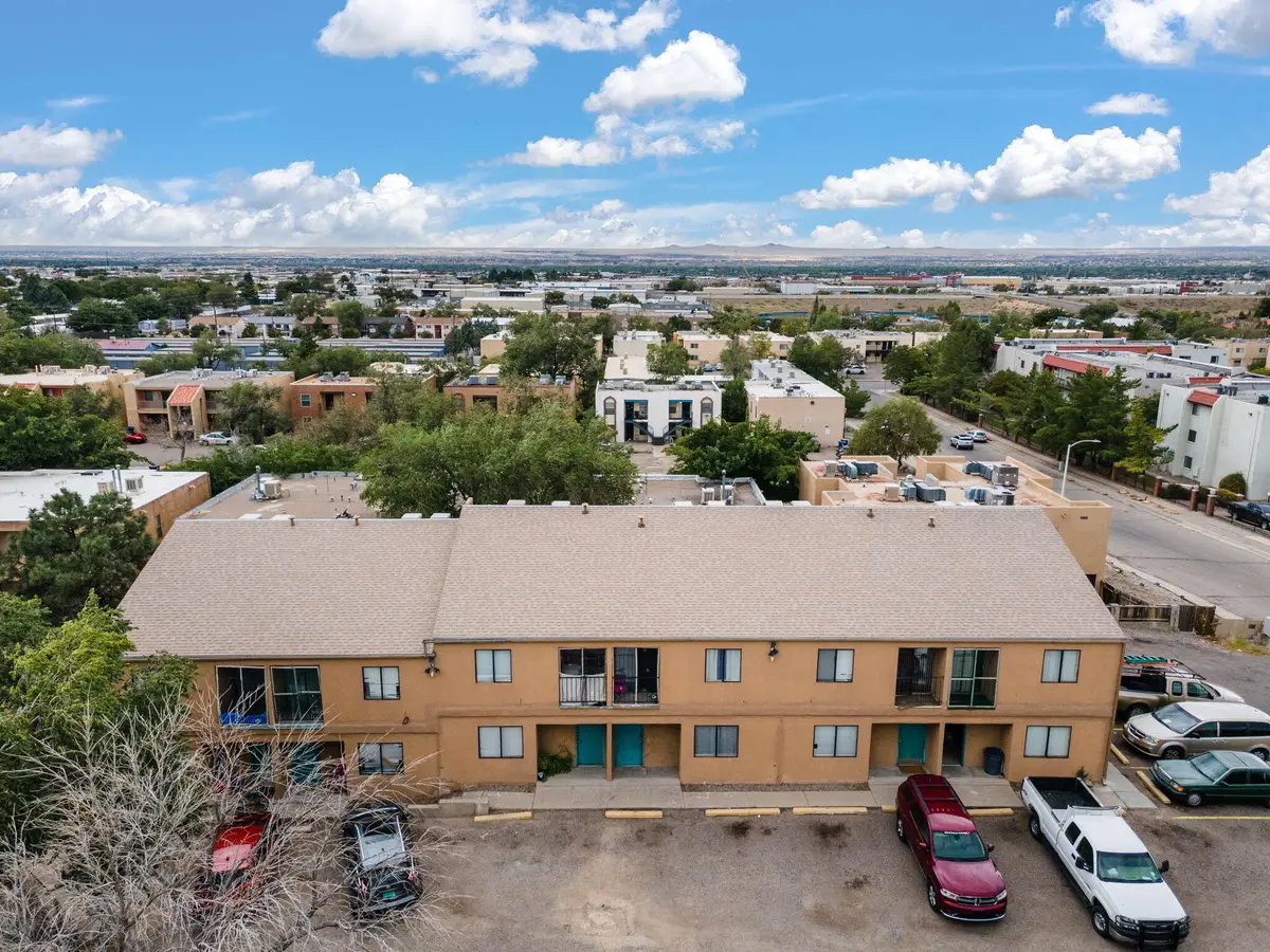 3404 Cherokee Road Ne, Albuquerque, NM 87107 - Image #1