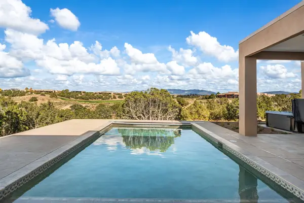 9 Tamarisk Trail, Santa Fe, NM 87506