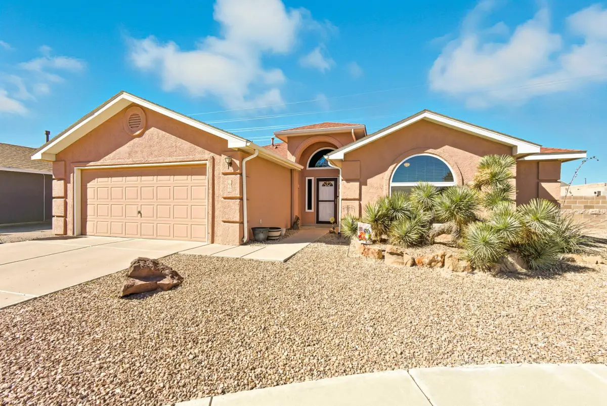 823 Corral Street Sw, Los Lunas, NM 87031 - Image #1
