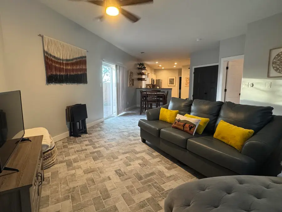 201 Laguna Boulevard Nw, Albuquerque, NM 87104 - Image #3