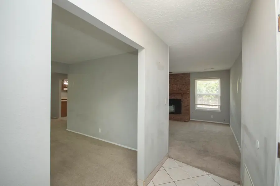 3704 Glorieta Street Ne, Albuquerque, NM 87111 - Image #2