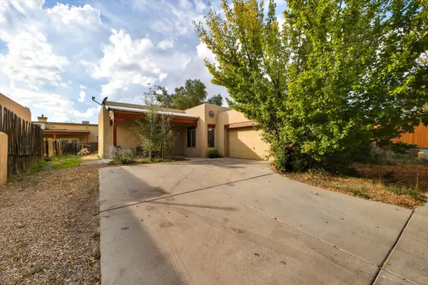 4616 Apache Knoll, Santa Fe, NM 87507